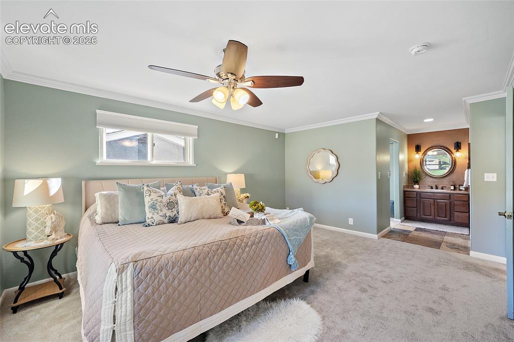 Image 18 of 46: Bedroom