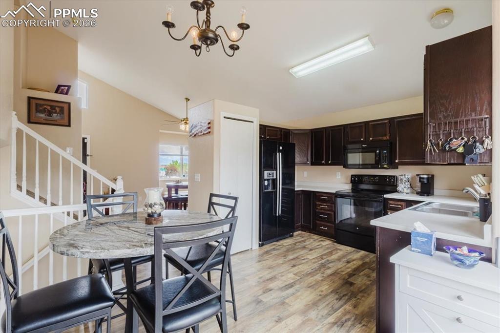 Image 10 of 49: Kitchen