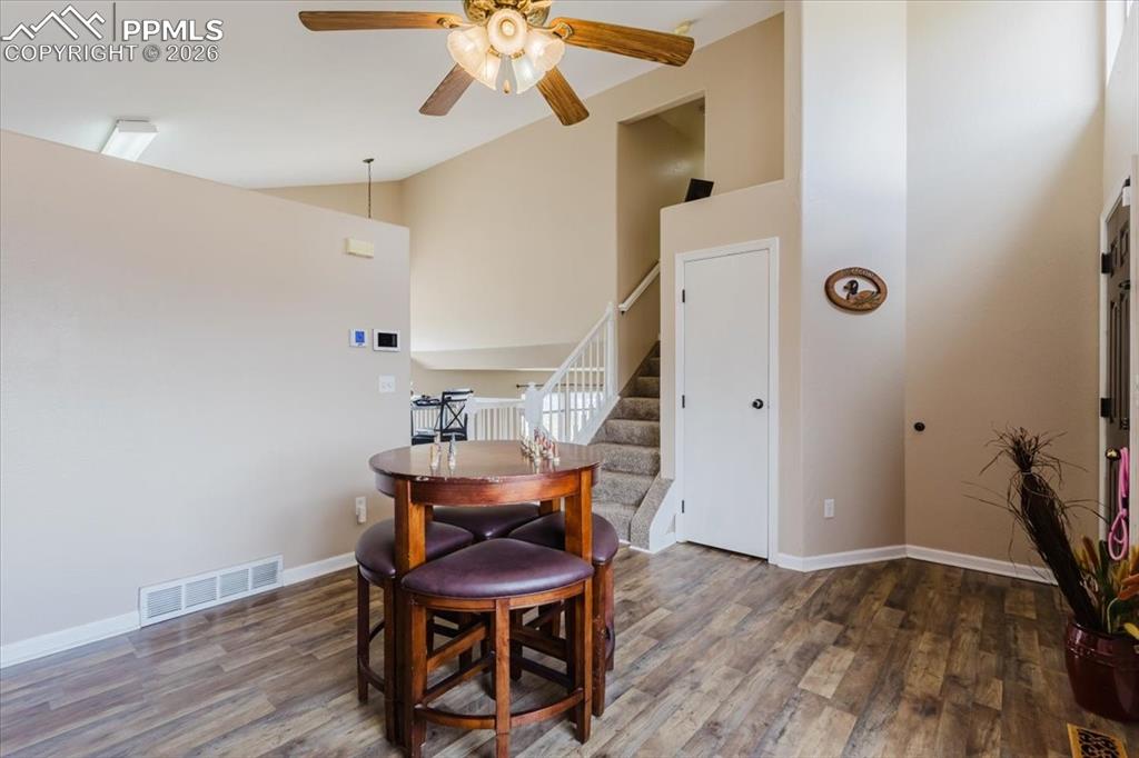 Image 6 of 49: Dining Area