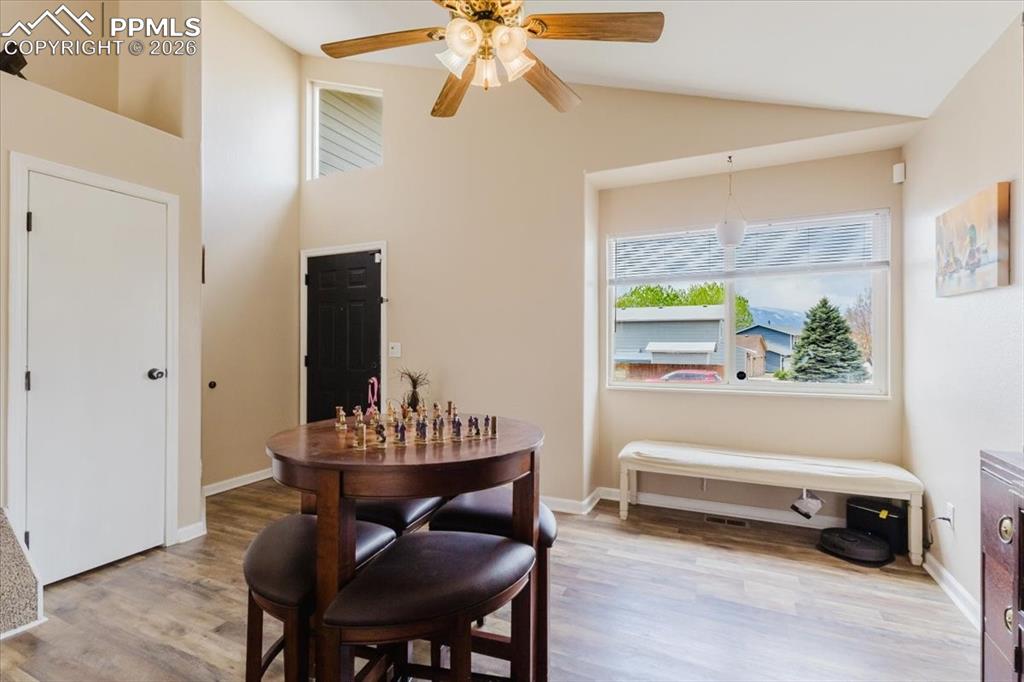 Image 7 of 49: Dining Area