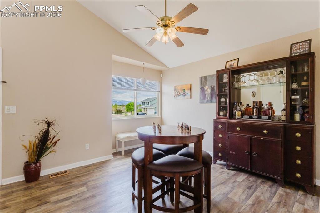 Image 8 of 49: Dining Area