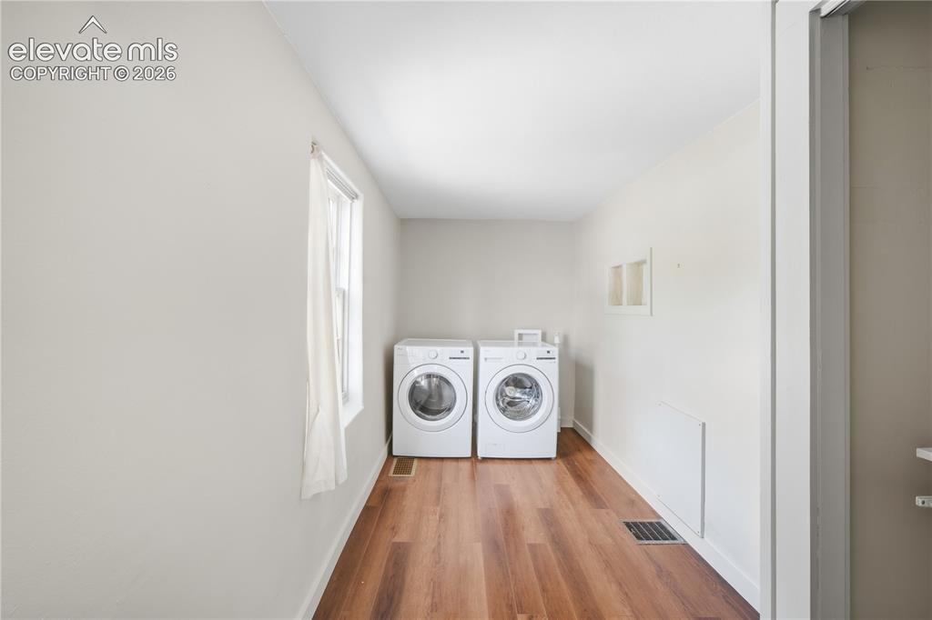 Image 9 of 26: Laundry