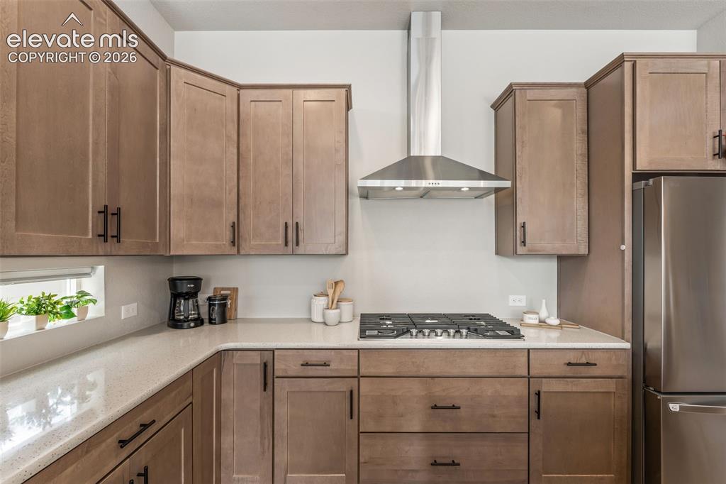 Image 9 of 50: Kitchen