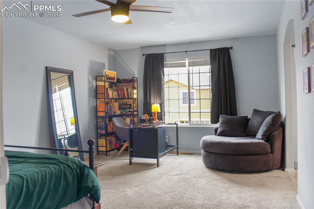 Image 10 of 19: Bedroom