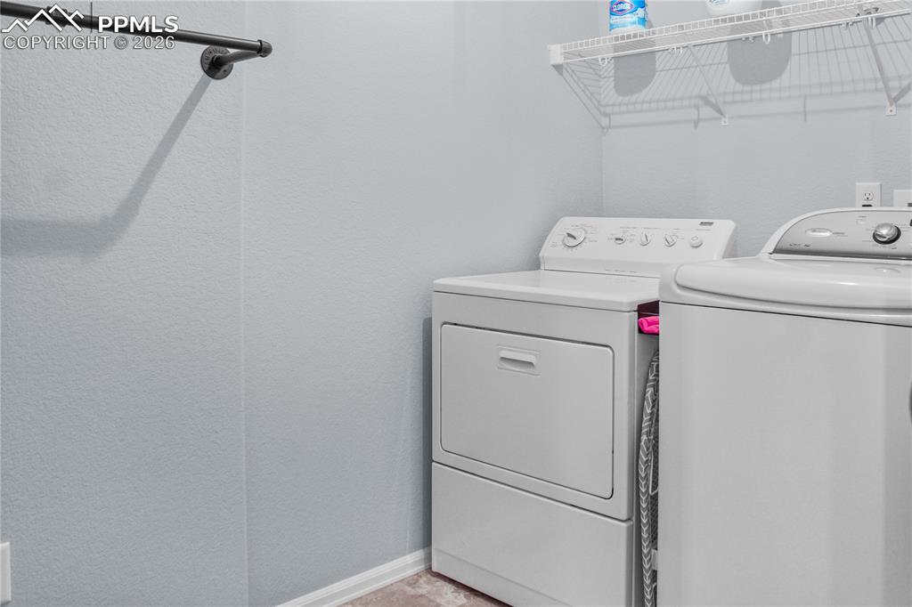 Image 18 of 19: Laundry