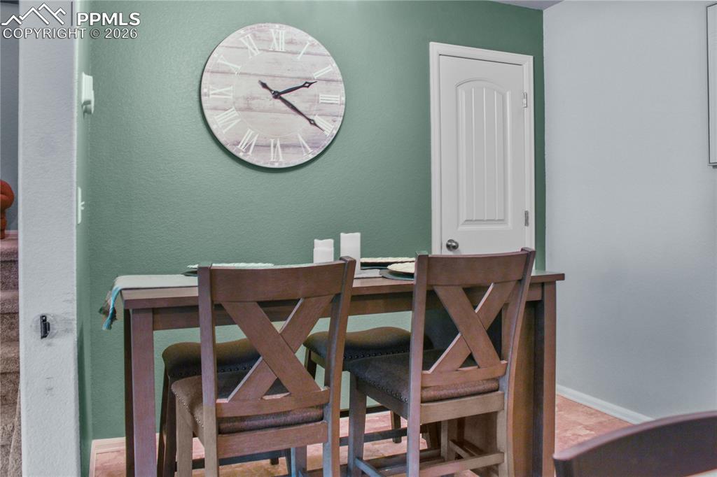 Image 7 of 19: Dining Area