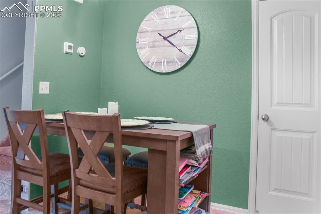 Image 8 of 19: Dining Area