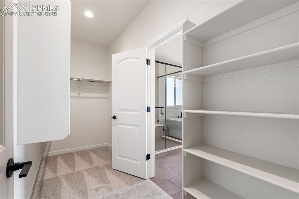 Image 26 of 50: Closet