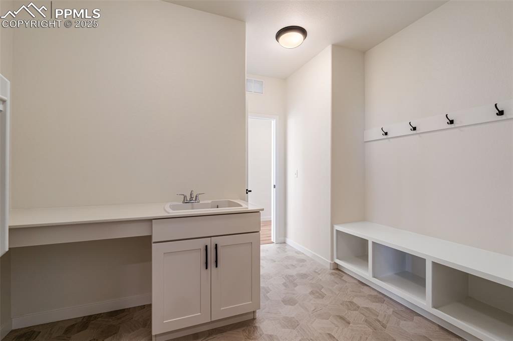 Image 27 of 50: Mud Room