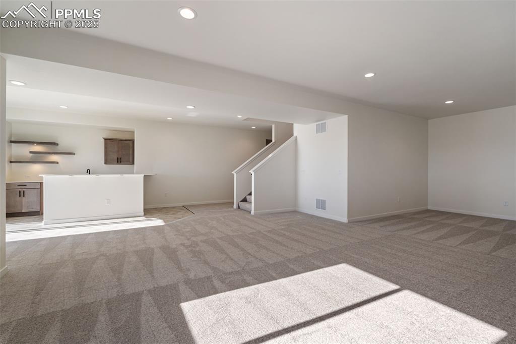 Image 36 of 50: Living Room