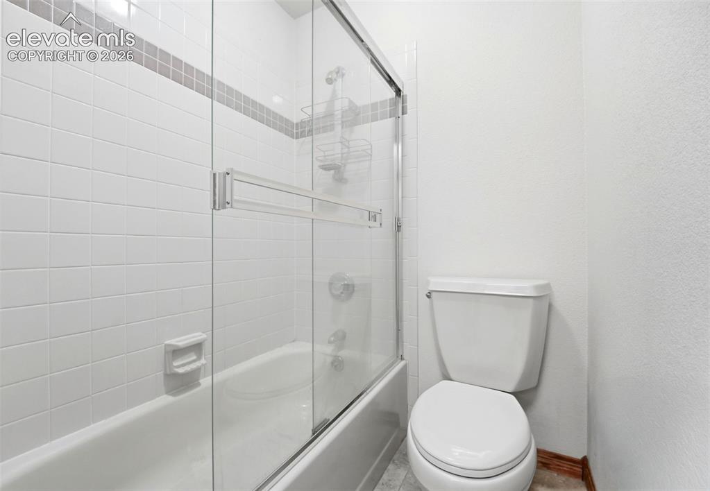Image 37 of 50: Bathroom