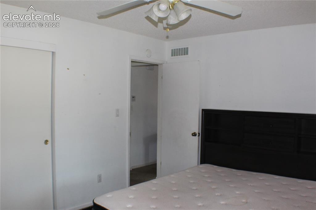 Image 9 of 16: Bedroom