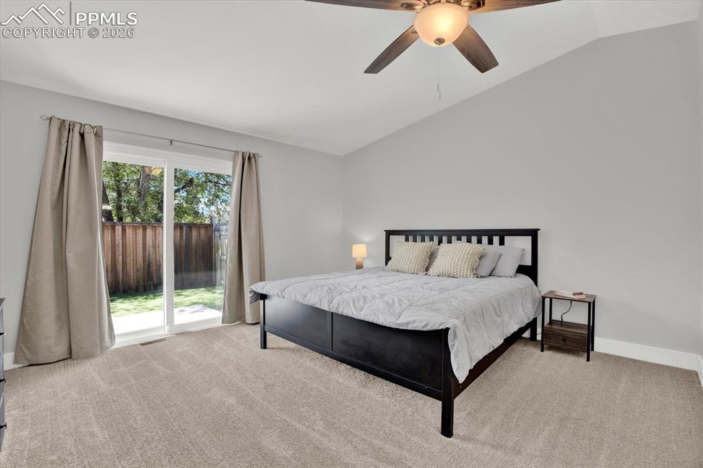 Image 14 of 37: Bedroom
