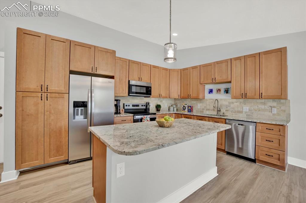 Image 3 of 37: Kitchen