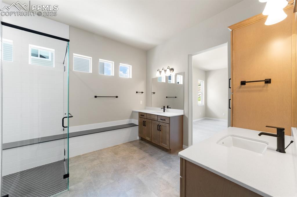 Image 20 of 31: Same floor plan, different house for demonstration