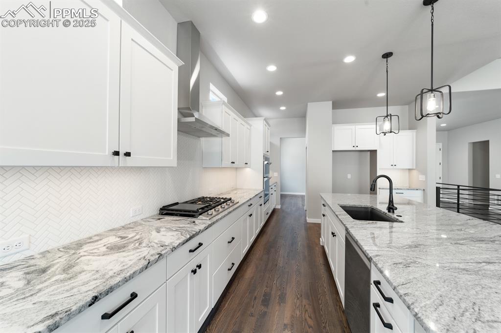 Image 5 of 31: Same floor plan, different house for demonstration