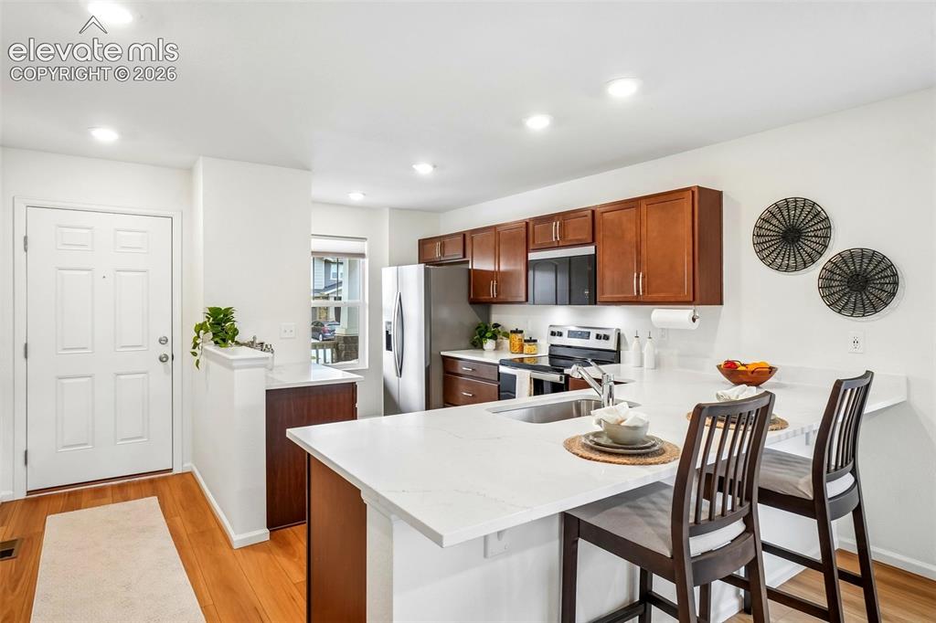 Image 10 of 27: Kitchen