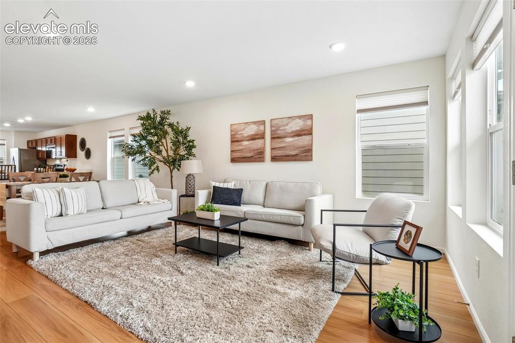 Image 6 of 27: Living Room
