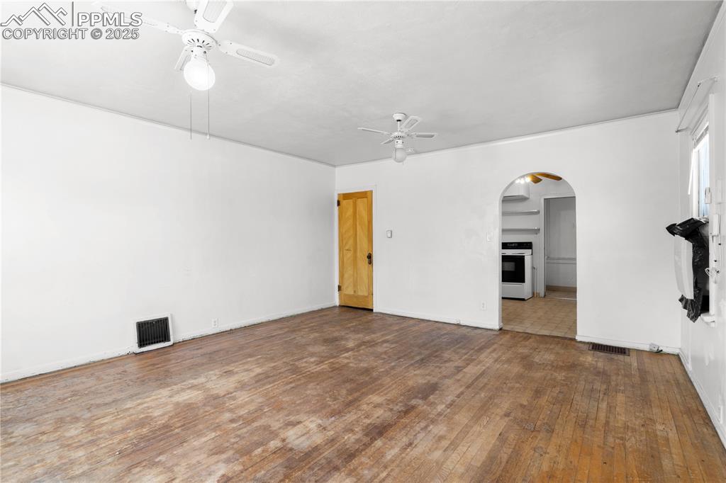 Image 17 of 29: Living Room