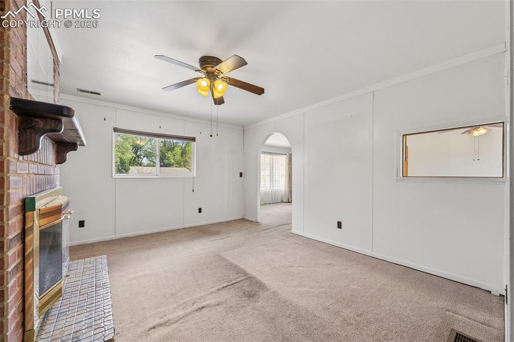 Image 7 of 19: Living Room