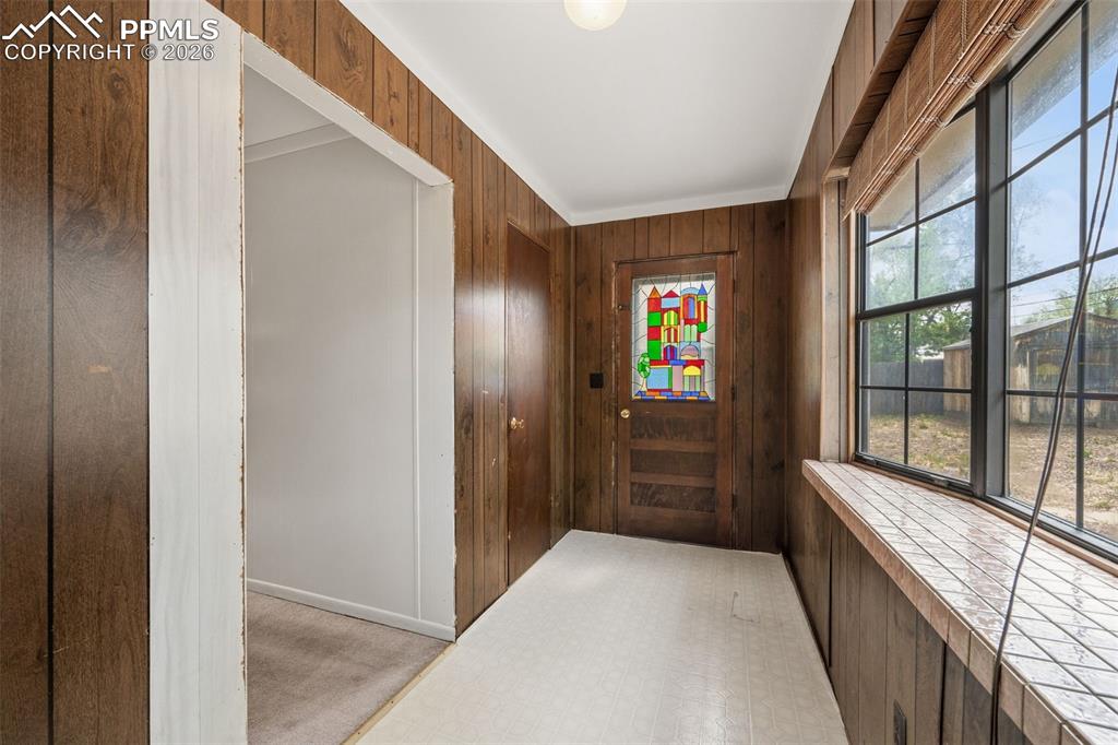 Image 9 of 19: Entry