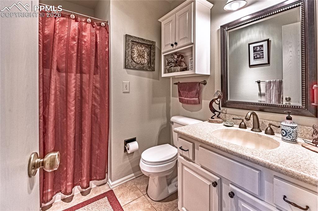 Image 24 of 35: Bathroom