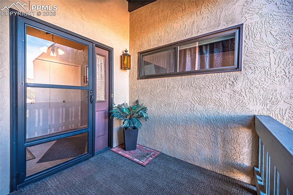 Image 3 of 35: Entry