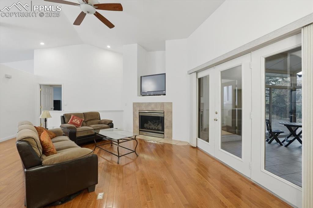 Image 12 of 26: Living Room