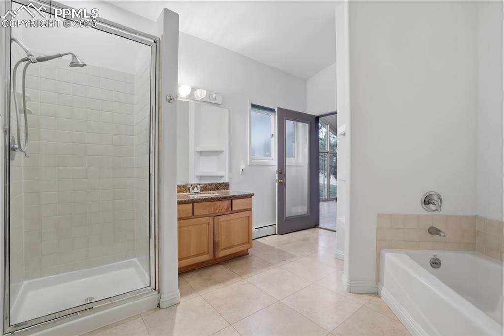 Image 14 of 26: Bathroom