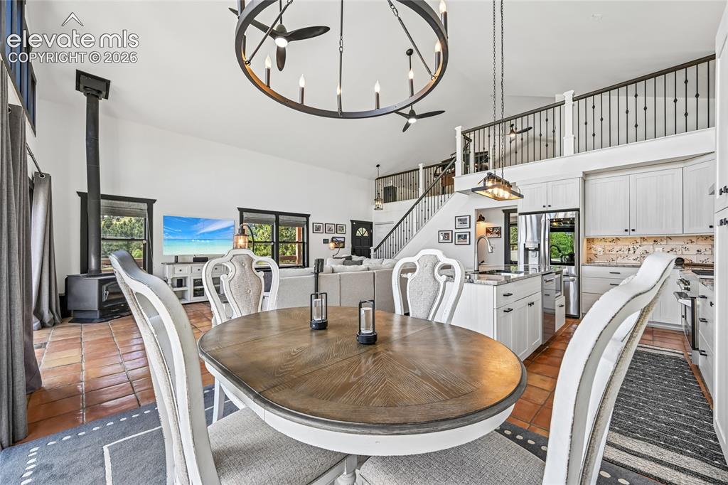 Image 8 of 34: Dining Area