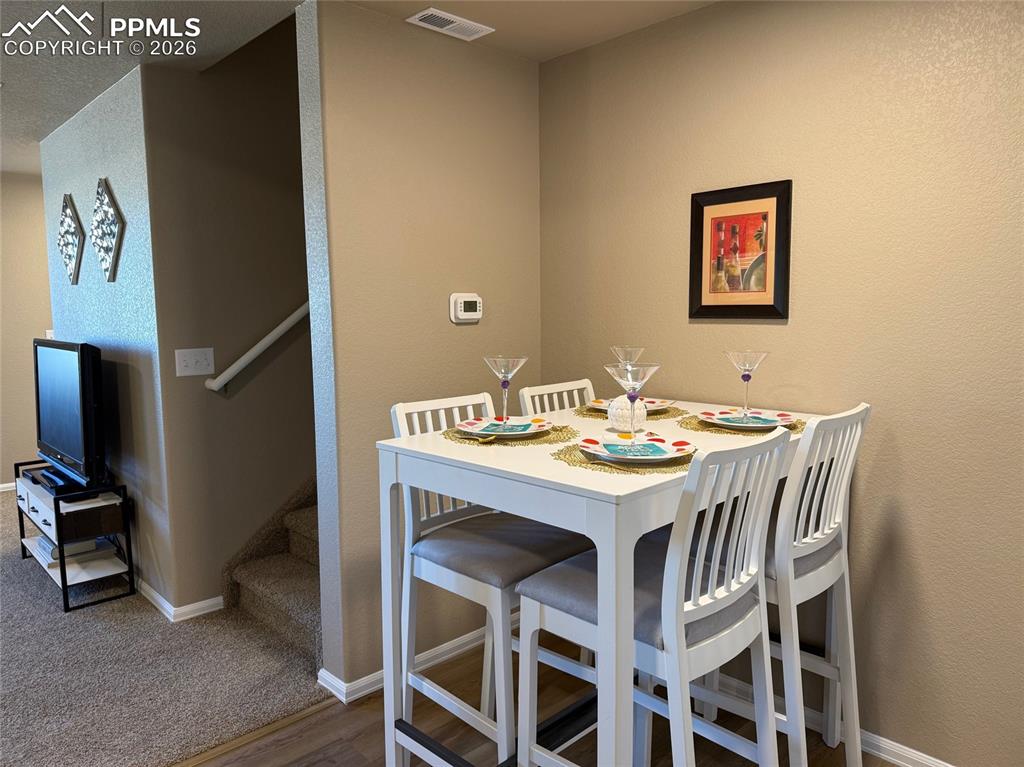 Image 16 of 38: Dining Area