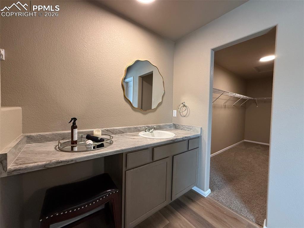 Image 26 of 38: Bathroom