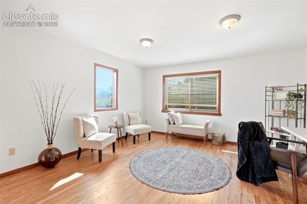 Image 10 of 46: Sitting Room