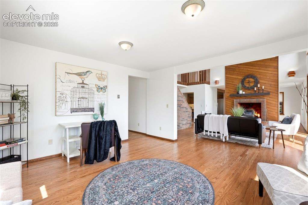 Image 11 of 46: Sitting Room