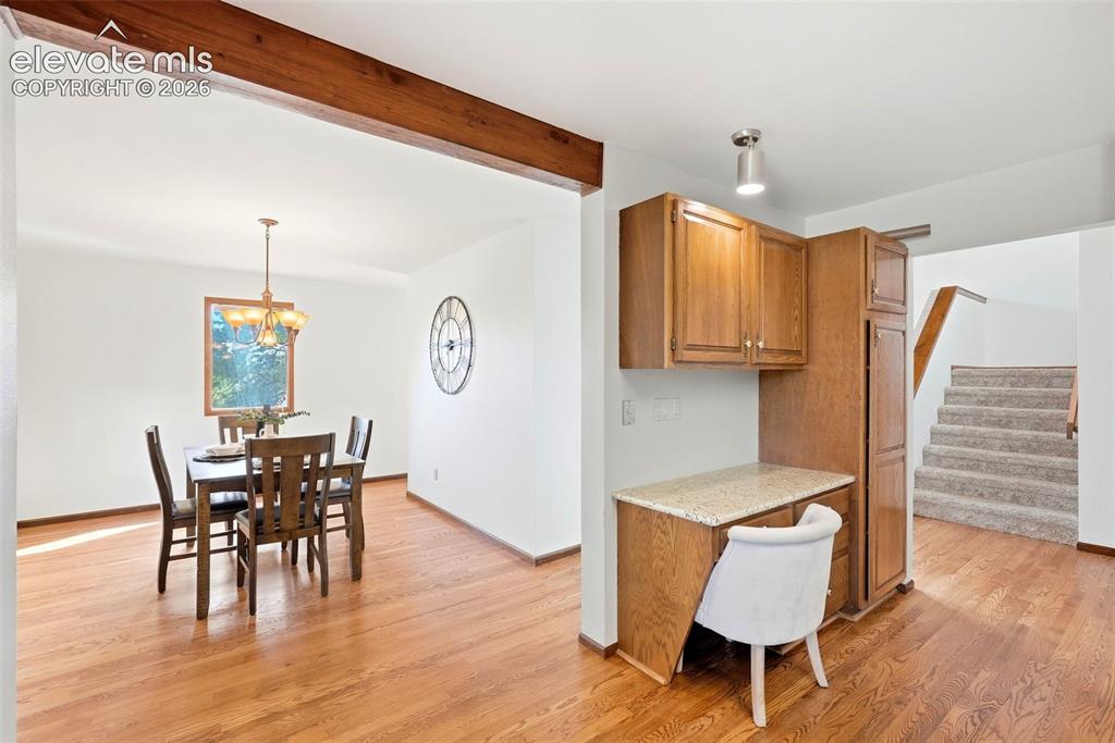 Image 19 of 46: Dining Area