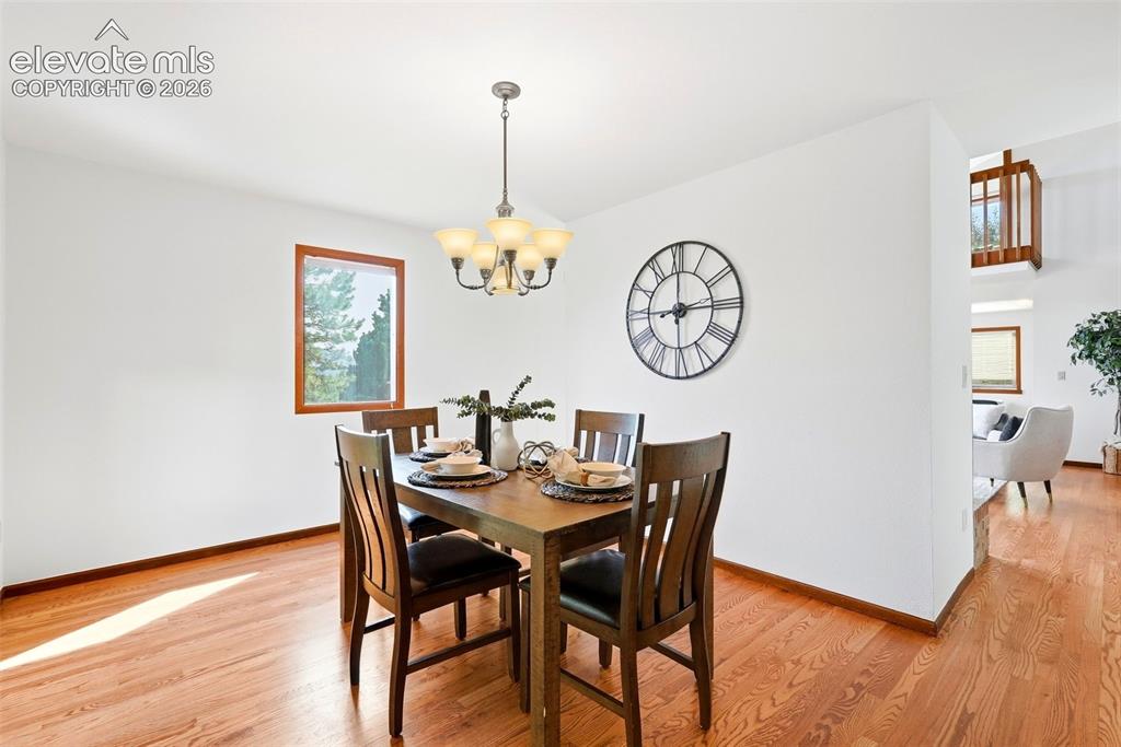 Image 20 of 46: Dining Area