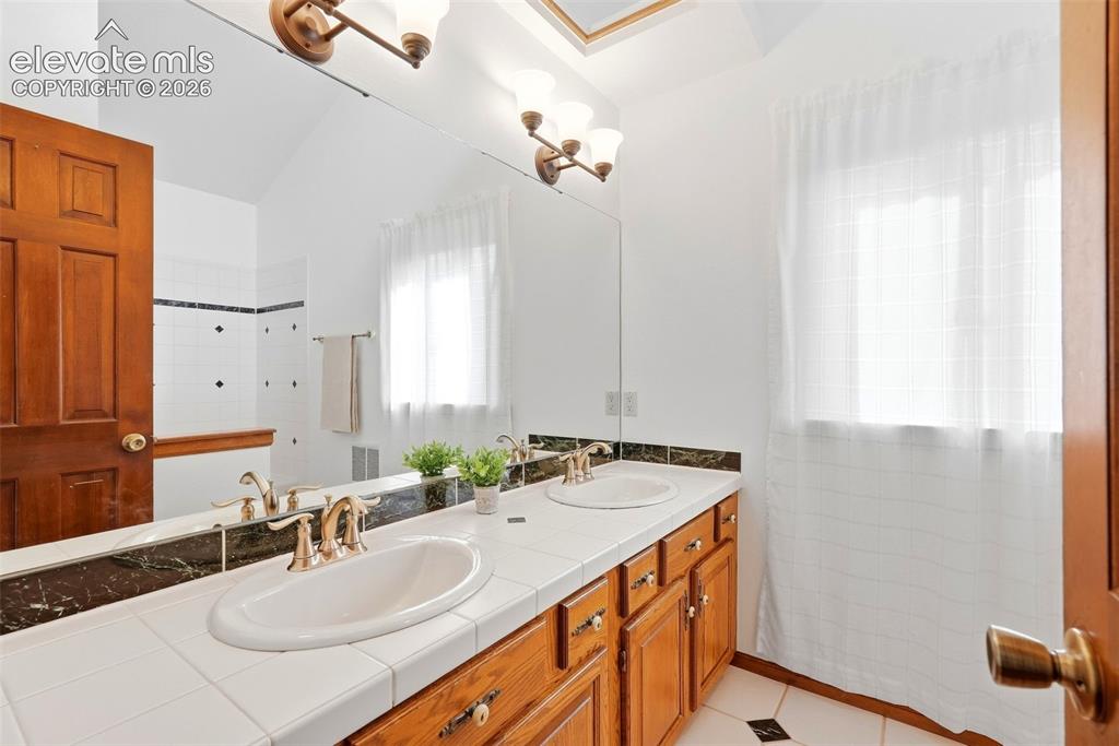 Image 31 of 46: Master Bathroom