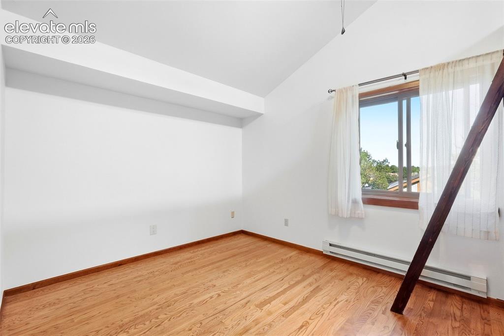 Image 35 of 46: Upstairs bedroom 3