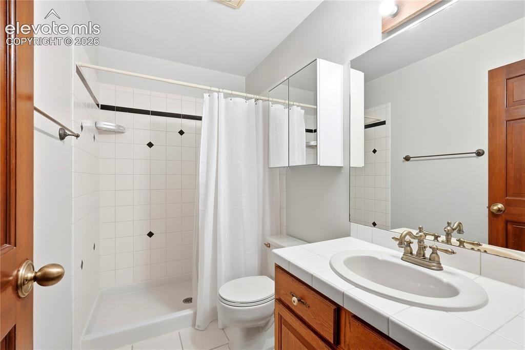 Image 41 of 46: Bathroom
