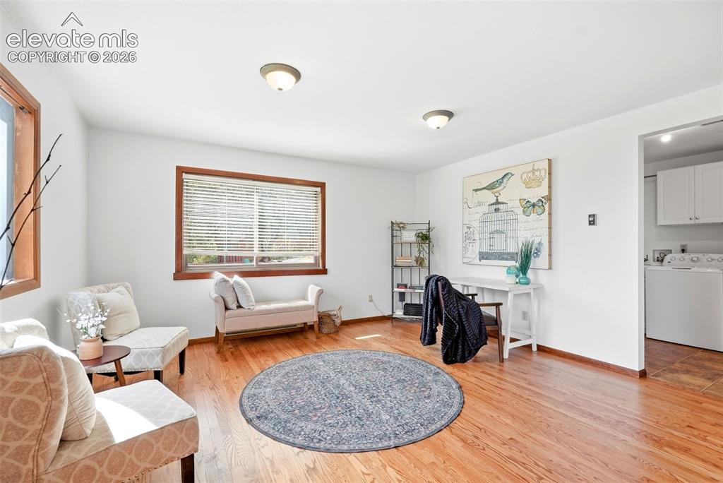 Image 9 of 46: Sitting Room