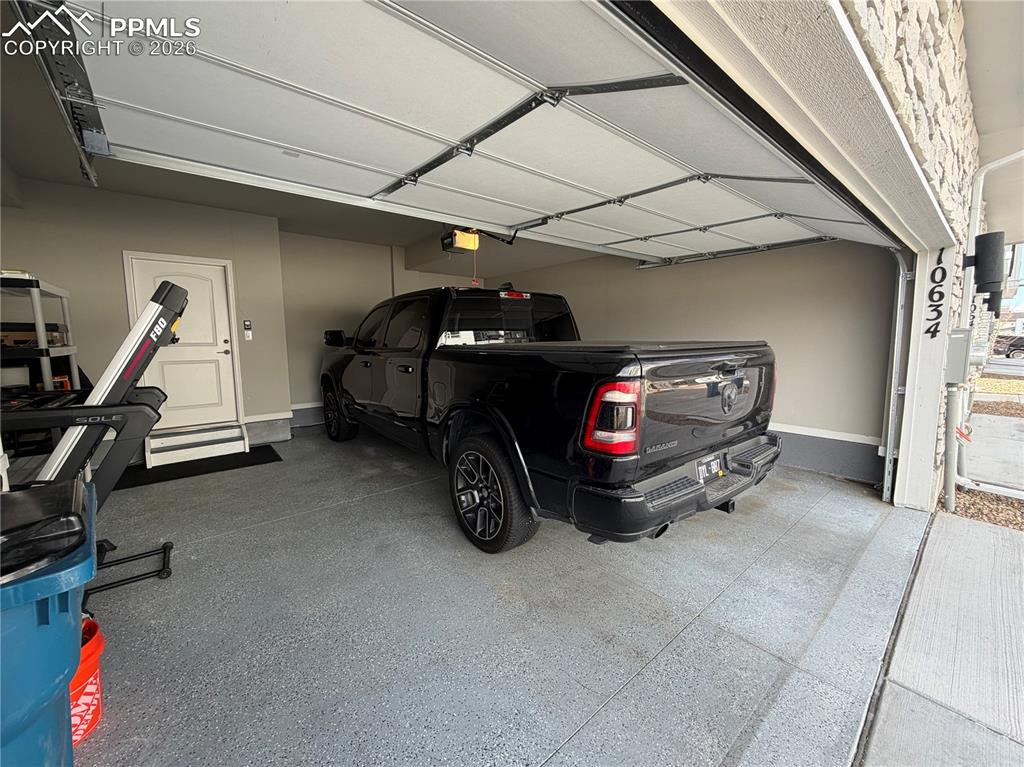 Image 26 of 26: Garage