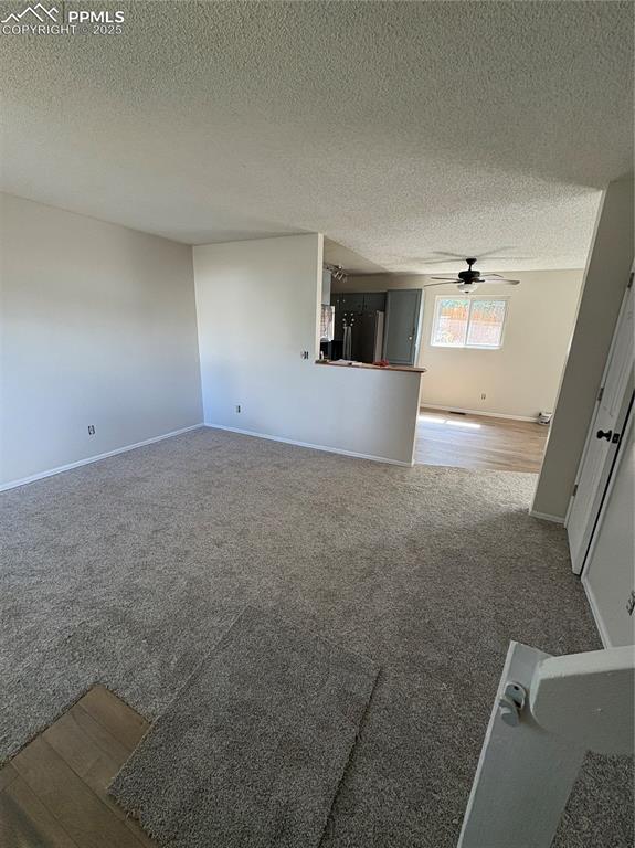 Image 3 of 16: Living Room