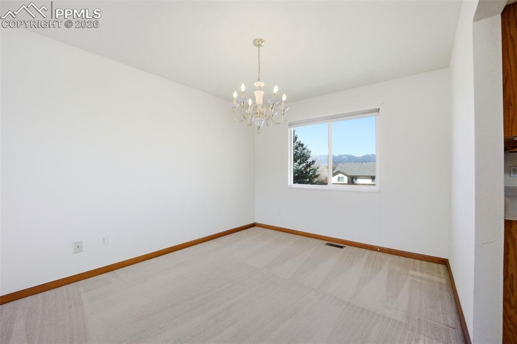 Image 14 of 50: Dining Room