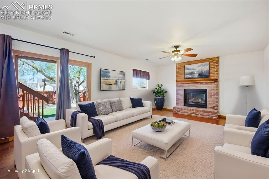 Image 21 of 50: Virtually Staged