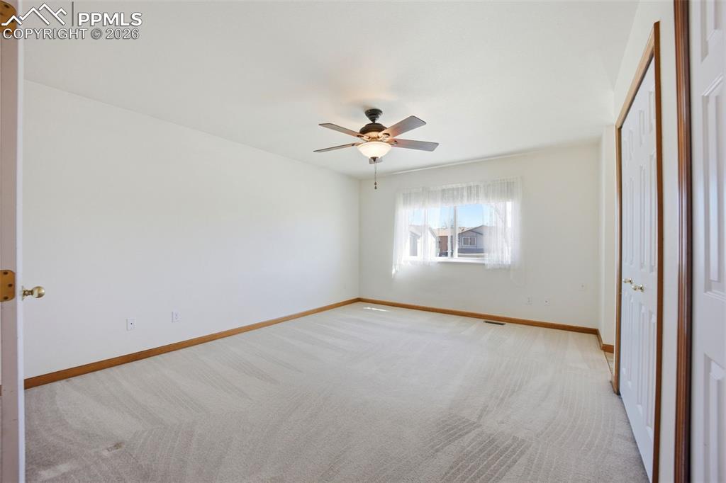 Image 32 of 50: Bedroom