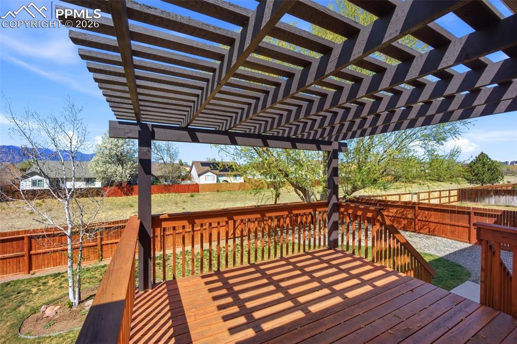 Image 46 of 50: Deck