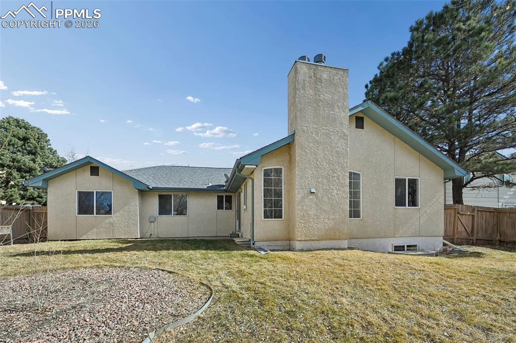 Image 38 of 42: Back of Structure