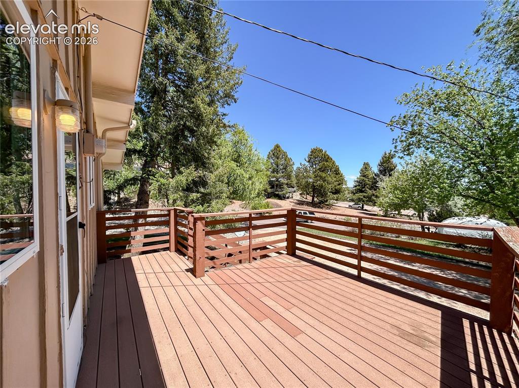 Image 10 of 33: Deck