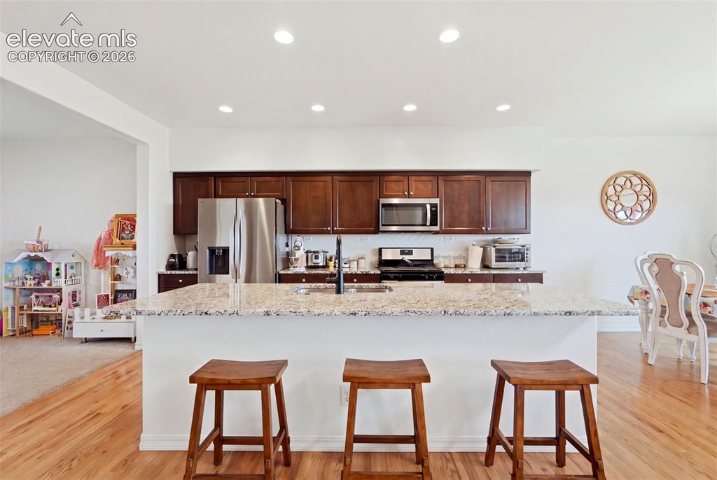 Image 11 of 50: Kitchen