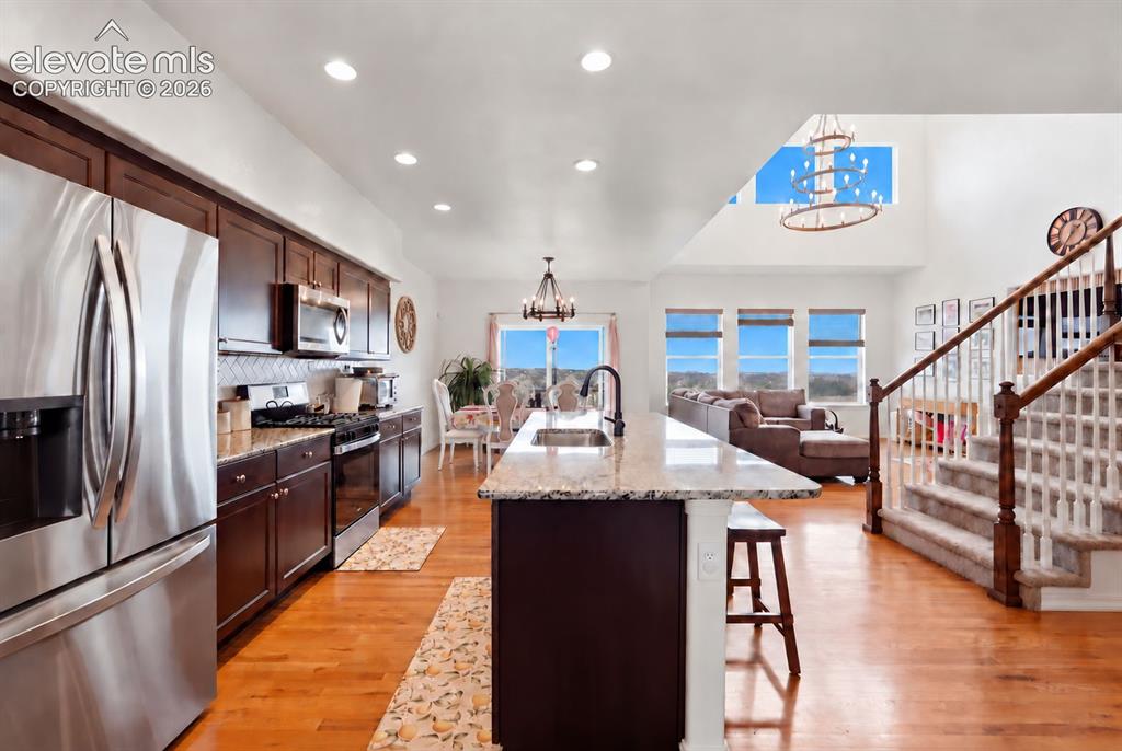 Image 9 of 50: Kitchen